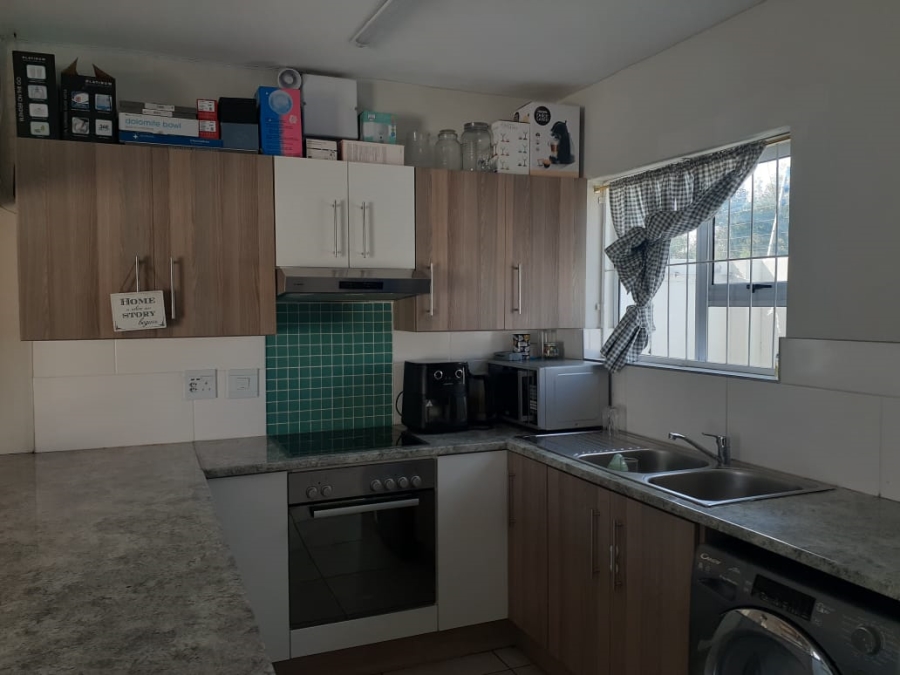 2 Bedroom Property for Sale in Parsonsvlei Eastern Cape